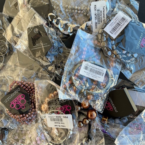 NWT Paparazzi Jewelry Mixed Statement Lot Wearable Necklaces Bracelets - Picture 7 of 7